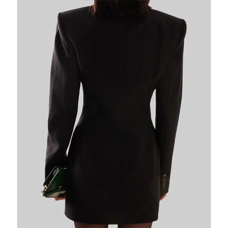 Black Blazer Selena Gomez​